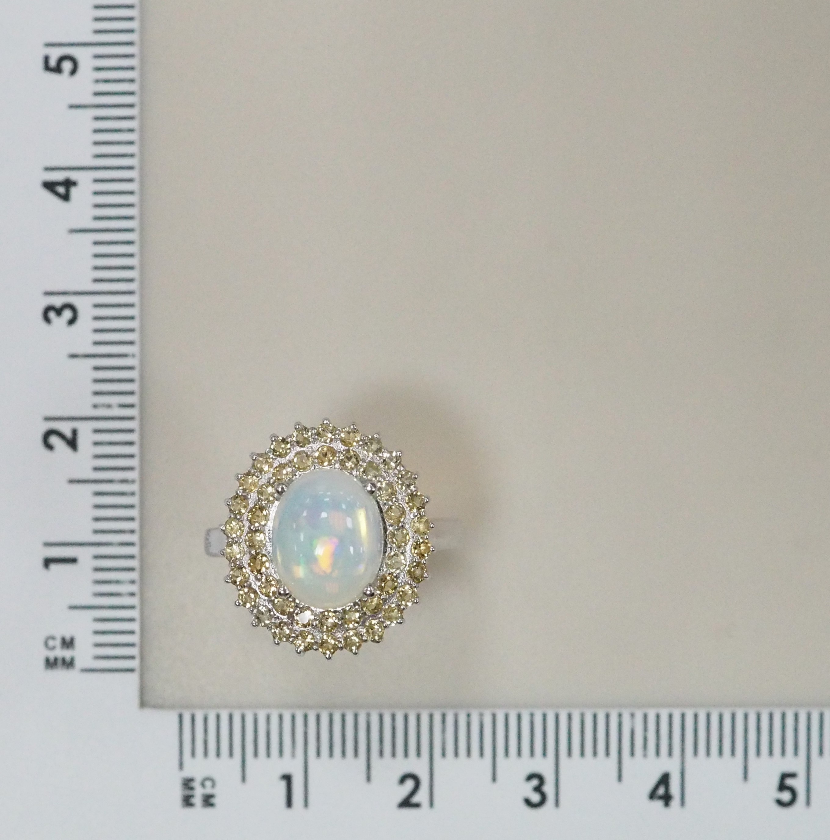 Серебряное кольцо с опалом